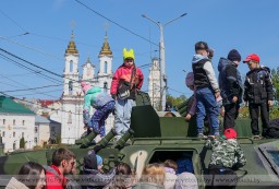 
  Витебск празднует День Победы  