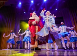   В Витебске выбрали лучших Деда Мороза и Снегурочку области  