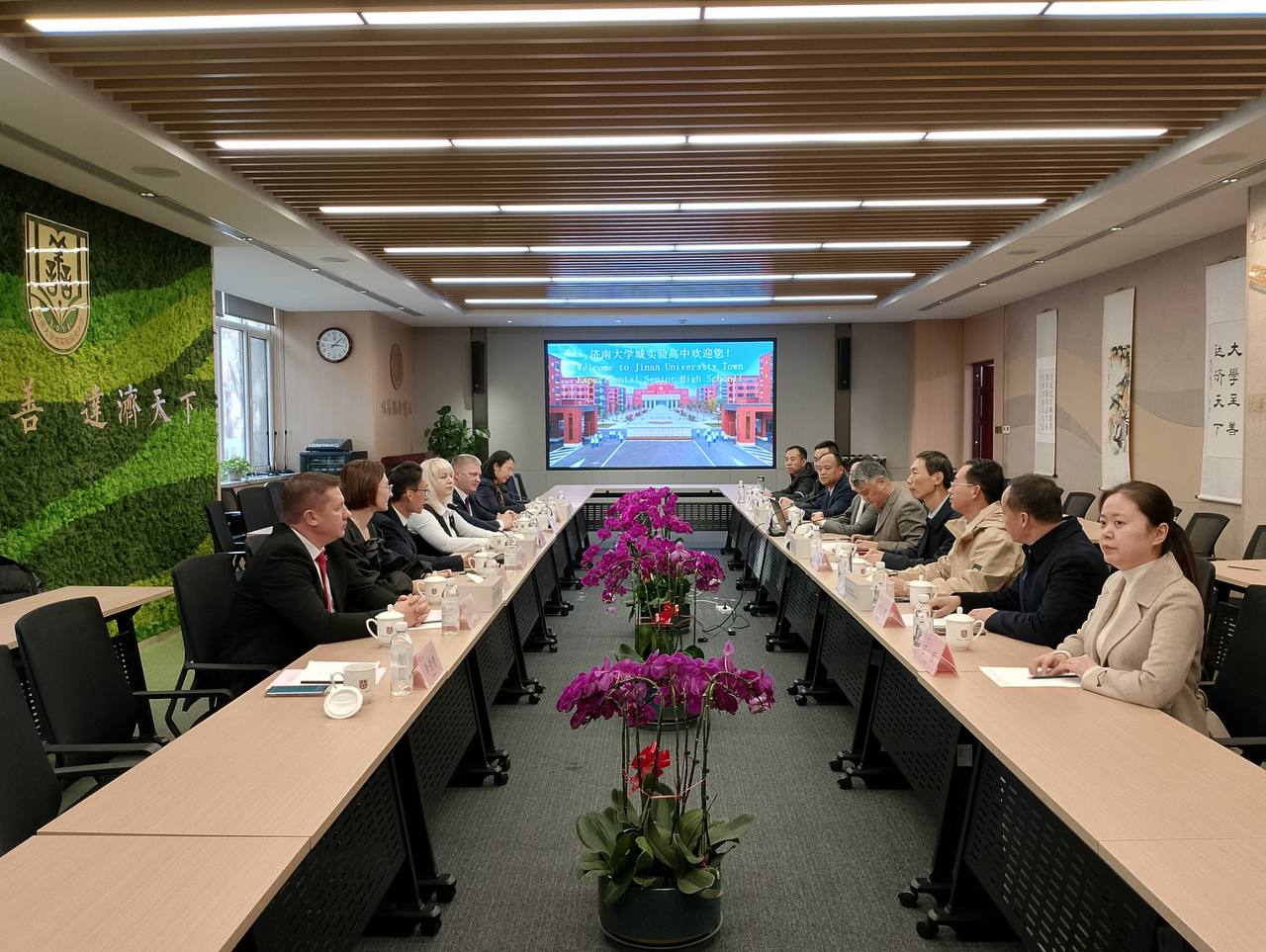 Делегация Витебской области посетила два вуза в Китае