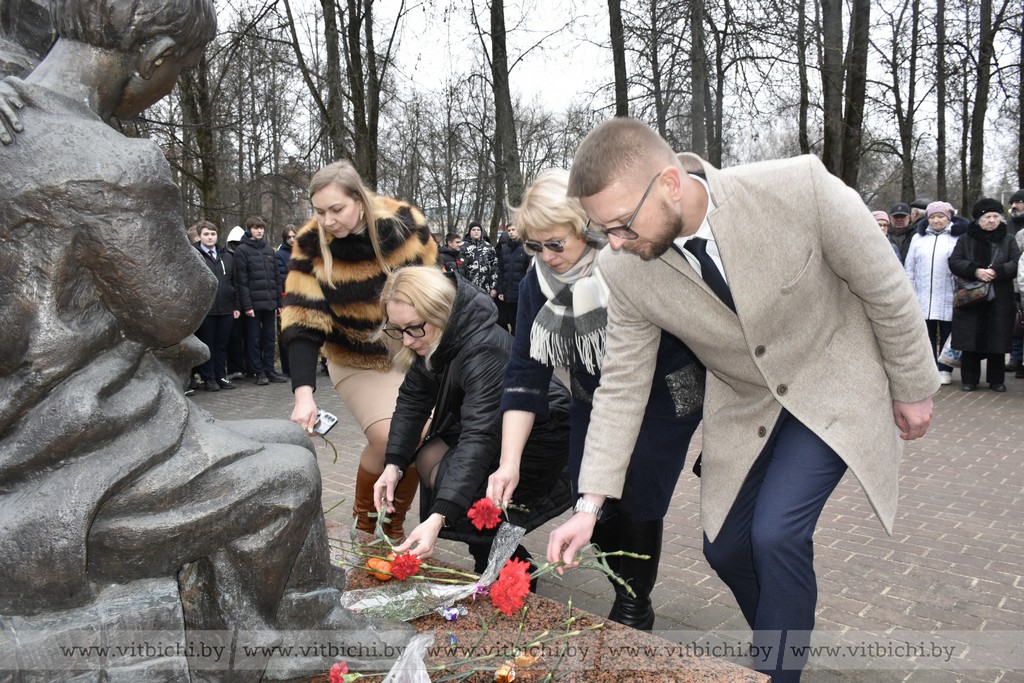 Митинг, посвященный 81-й годовщине полного снятия Ленинградской блокады и Международному дню памяти жертв Холокоста, прошел в Витебске