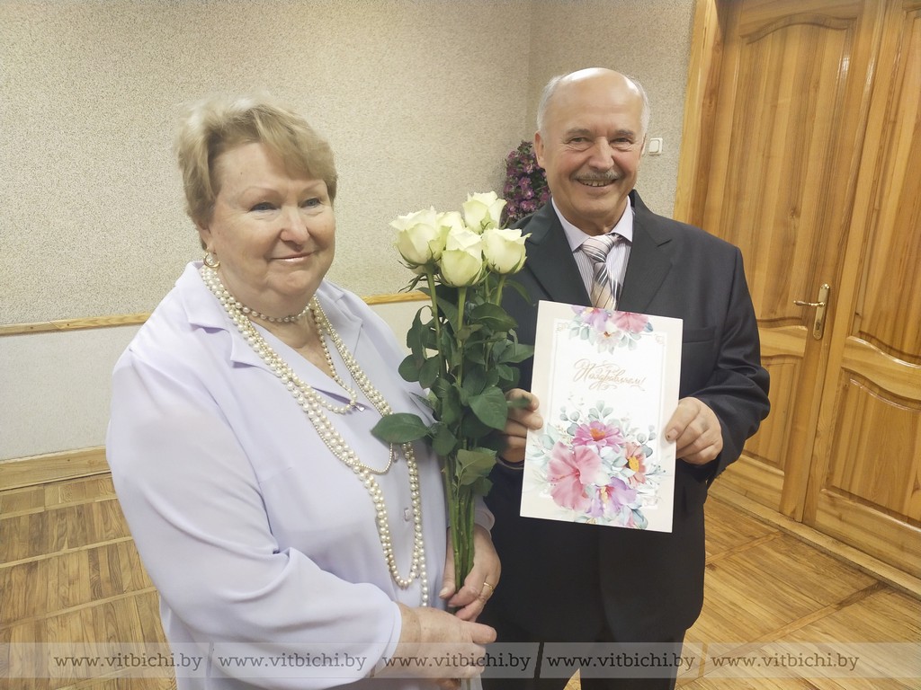 Золотую свадьбу – 50-летие совместной жизни отпраздновали супруги Людмила и Валерий Петровы