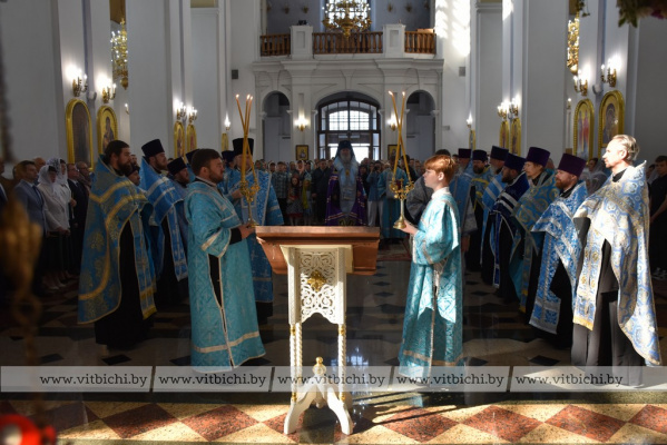 В витебском Свято-Успенском кафедральном соборе прошел молебен на начало нового учебного года