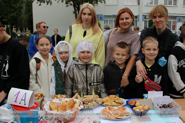 В гимназии № 5 г. Витебска имени И. И. Людникова состоялся праздник «Белорусский кирмаш»