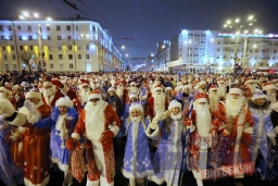 В центре Витебска 15 декабря перекроют движение в связи с проведением шествия Дедов Морозов и Снегурочек. Как будет ходить городской транспорт?