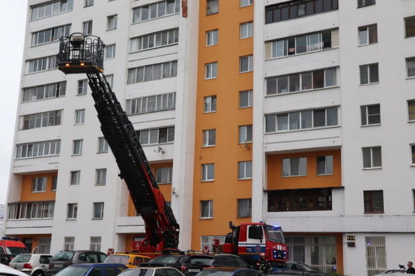 В Витебске прошли масштабные учения спасателей по отработке действий при пожаре в общежитии