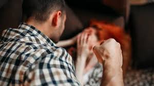 Витебчанин избил любовницу за то, что она рассказала об их связи его жене