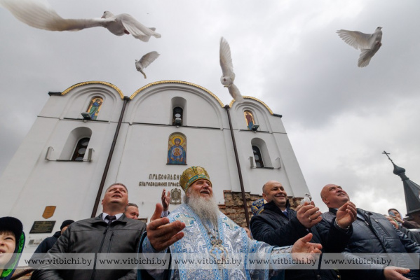 В витебском храме Благовещения Пресвятой Богородицы состоялось праздничное богослужение