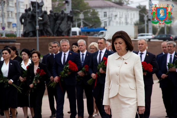 В Витебске почтили память героев в рамках третьего белорусско-узбекского женского бизнес-форума