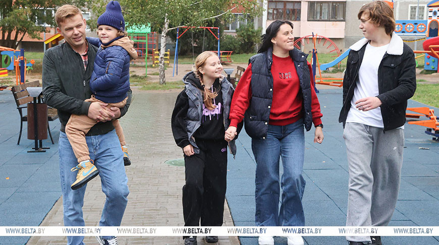 Президент Беларуси Александр Лукашенко продлил срок действия программы семейного капитала на следующий пятилетний период (с 2025 по 2029 год) с сохранением действующих условий для его назначения