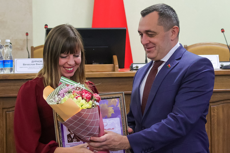 В Витебске орденом Матери и областной премией имени Героя Советского Союза Зинаиды Туснолобовой-Марченко наградили 37 матерей Витебщины