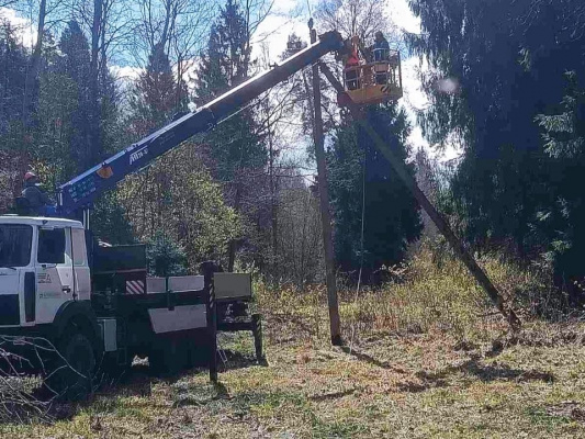 Энергетики Витебщины работают над устранением последствий непогоды в четырех районах области