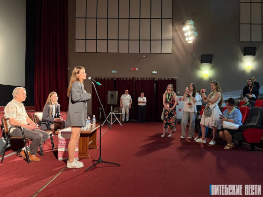 «Она – классная». Для участников республиканского пресс-тура в Лиде организовали закрытый предпоказ нового белорусского фильма