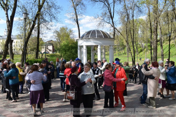 Для тех, кому за 30: в Витебске стартовал сезон музыкально-танцевальных вечеров