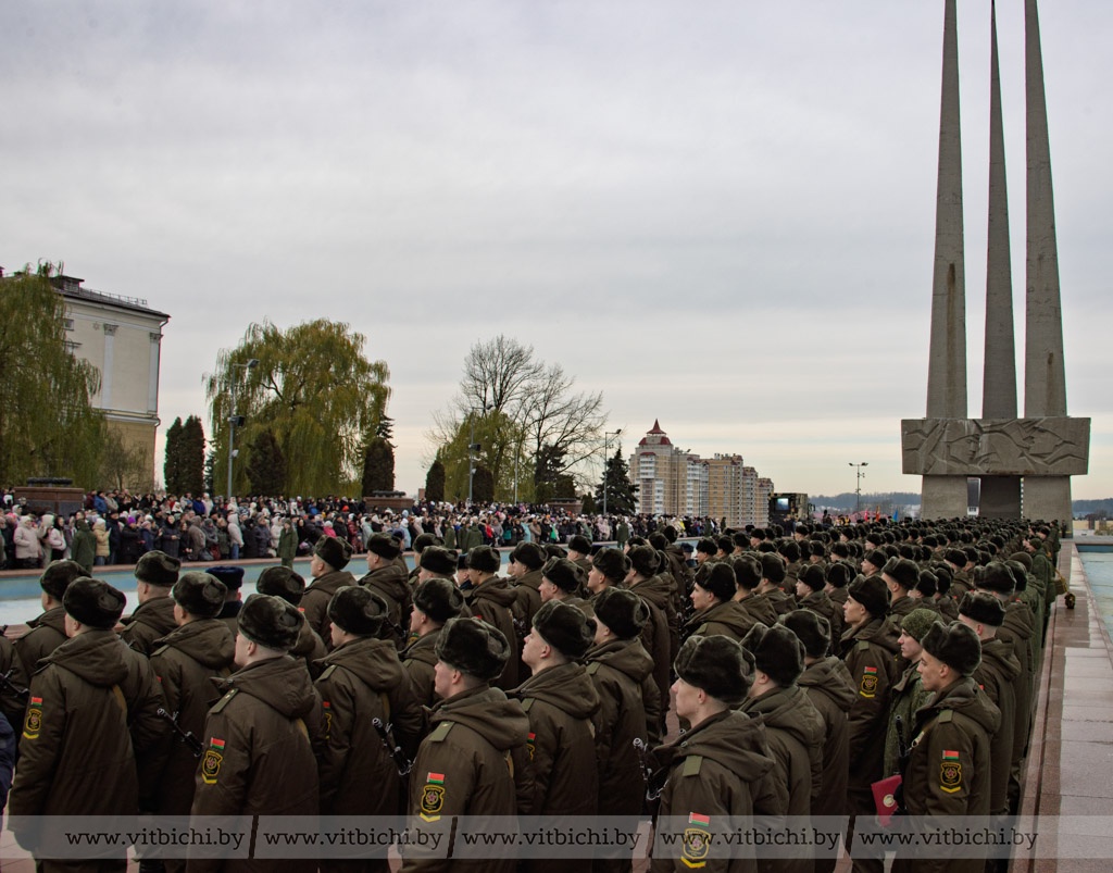 Более 400 новобранцев 103-й Витебской отдельной гвардейской воздушно-десантной бригады приняли присягу