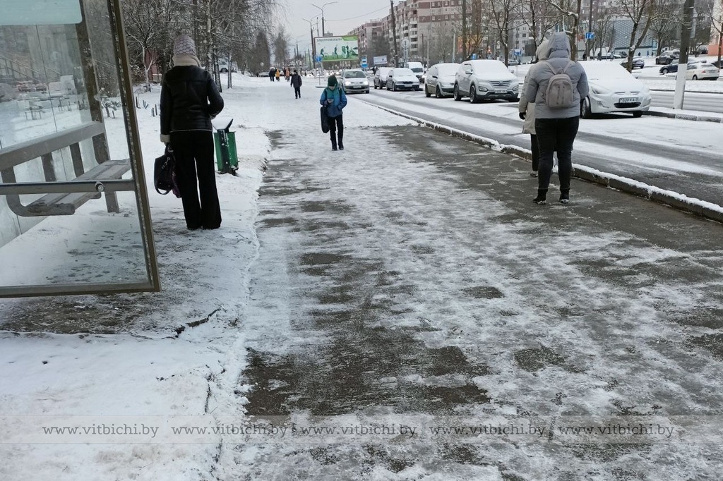Ремонт пока отставить. Работники ГП "Гордормост" в Витебске оперативно перестраиваются на зимний режим работы