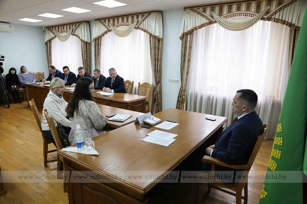 Прием граждан по личным вопросам провел сегодня председатель Витебского облисполкома Александр Субботин