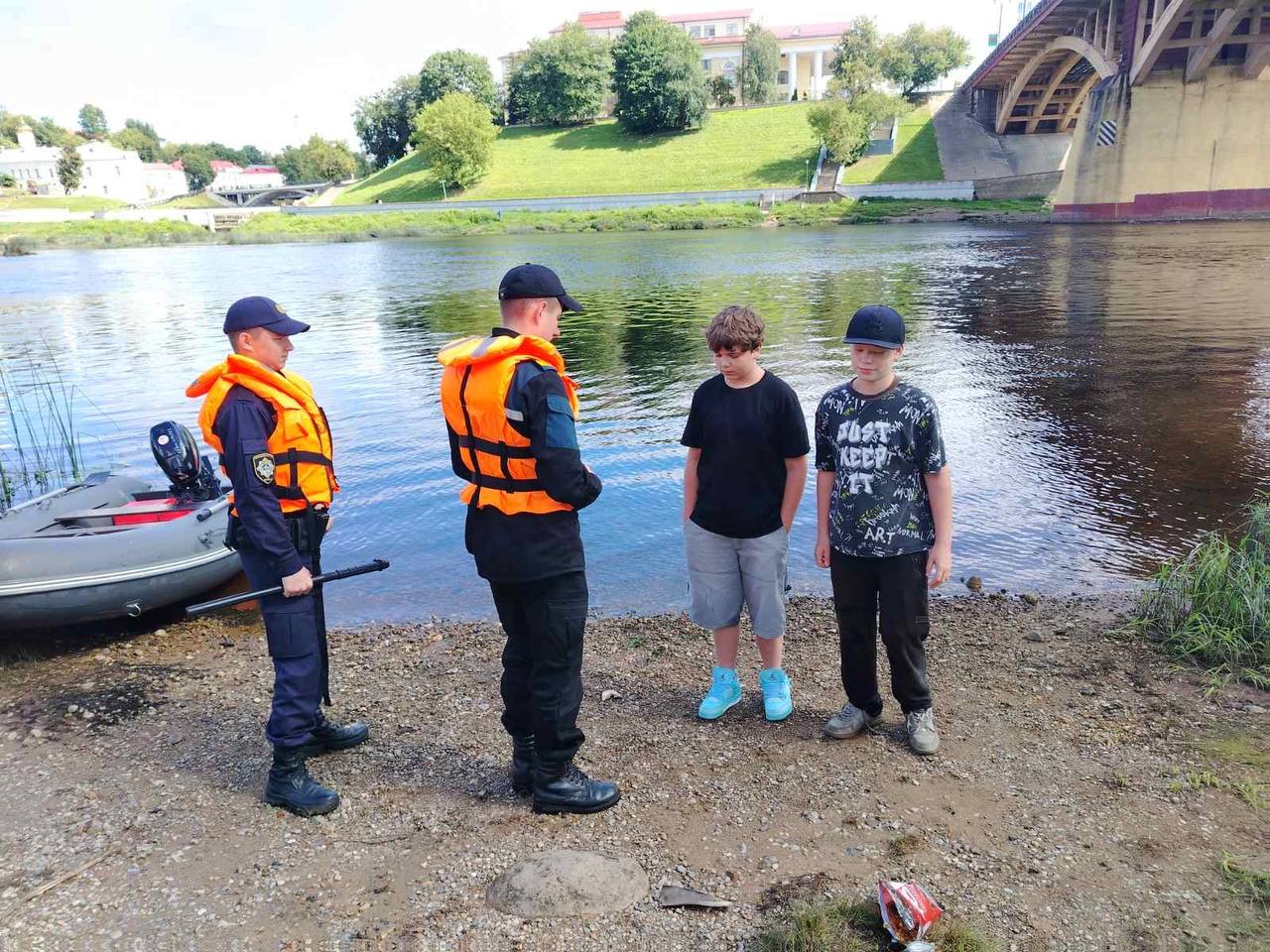 Мониторинг не предназначенных для купания мест продолжают Витебские спасатели