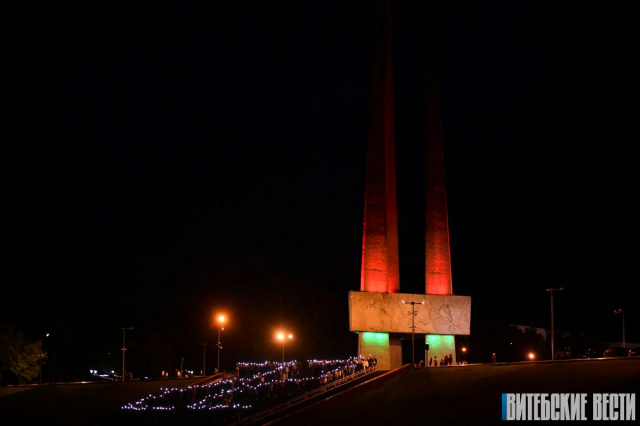 Патриотическая акция "22" накануне Дня памяти и скорби прошла на площади Победы в Витебске