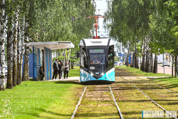 В Витебске по-новому организовали посадку-высадку пассажиров трамваев неподалеку от железнодорожного вокзала