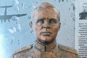 Родственники Героя Советского Союза гвардии генерал-майора Михаила Денисенко поделились интересными фактами о нем и его семье