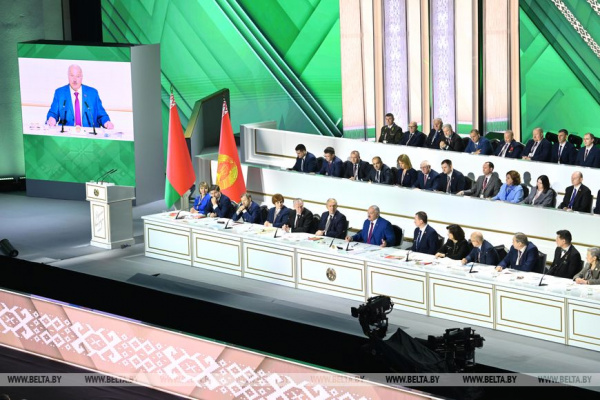Лукашенко на ВНС: кроме Беларуси, нет в мире для нас другой светлой, доброй, любимой нами и любящей нас земли