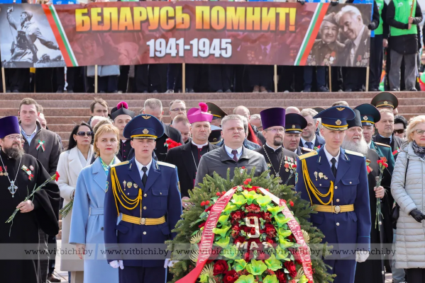 Митинг, посвященный 80-летию Победы, состоялся в Витебске — Фотофакт