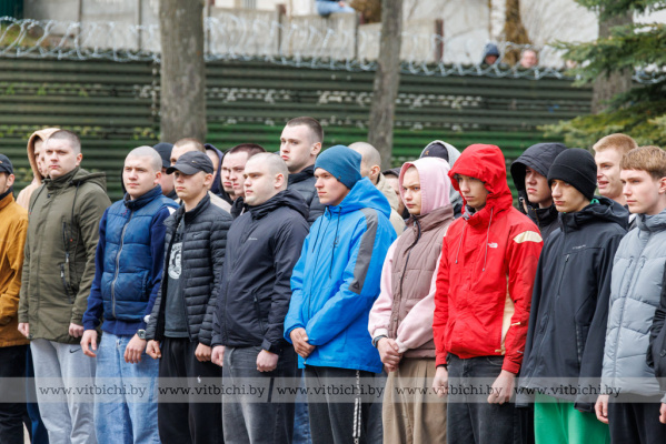 В Витебске прошла отправка призывников на срочную военную службу и службу в резерве