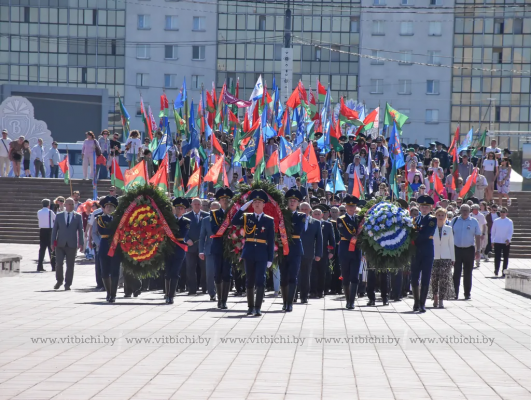 Торжественные мероприятия ко Дню Независимости прошли на площади Победы в Витебске
