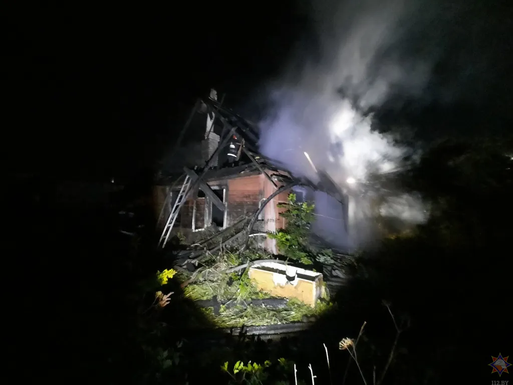 На пожаре в Витебске спасен мужчина, женщина – погибла