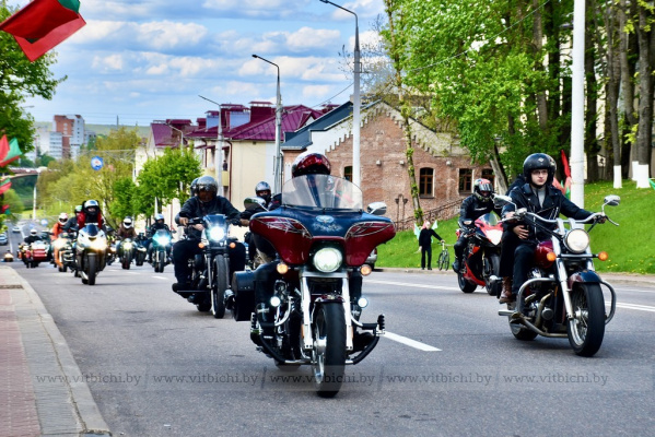 Автопробег по городам-героям России и Беларуси 3 мая сделал остановку в Витебске