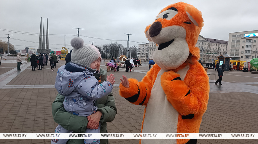 Игры, песни, танцевальный флешмоб. В Витебске прошел спортивный семейный праздник