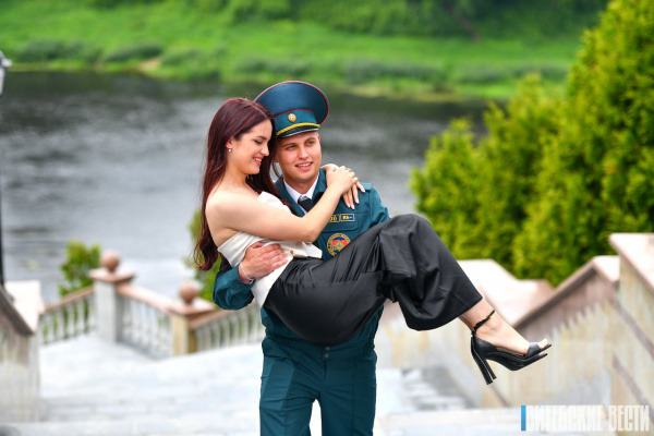 Испытания на прочность отношений и предложение руки и сердца: витебские спасатели креативно отпраздновали День семьи, любви и верности