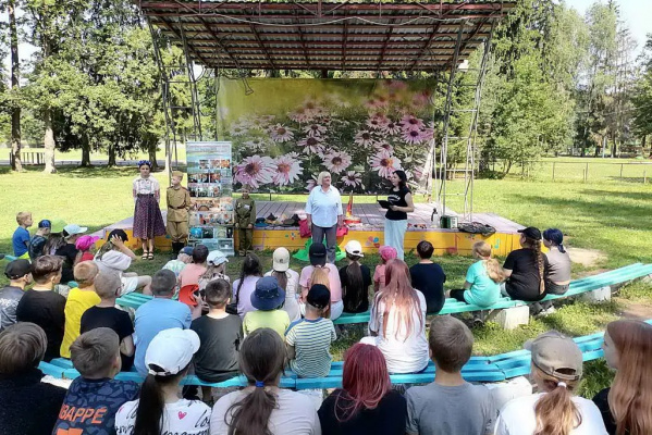 «Музей в чемодане»: как Зароновский музей путешествует по детским лагерям