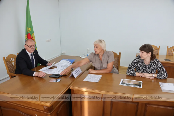 На жесткий контроль, для решения. Прием граждан провел помощник Президента – инспектор по Витебской области Владимир Юргевич