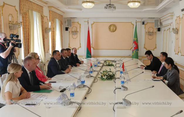 Председатель Витебского облисполкома Александр Субботин провёл встречу с послом Китая в Беларуси