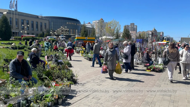 Весенний шопинг: выставка-продажа «Вясновы карагод» прошла в Витебске