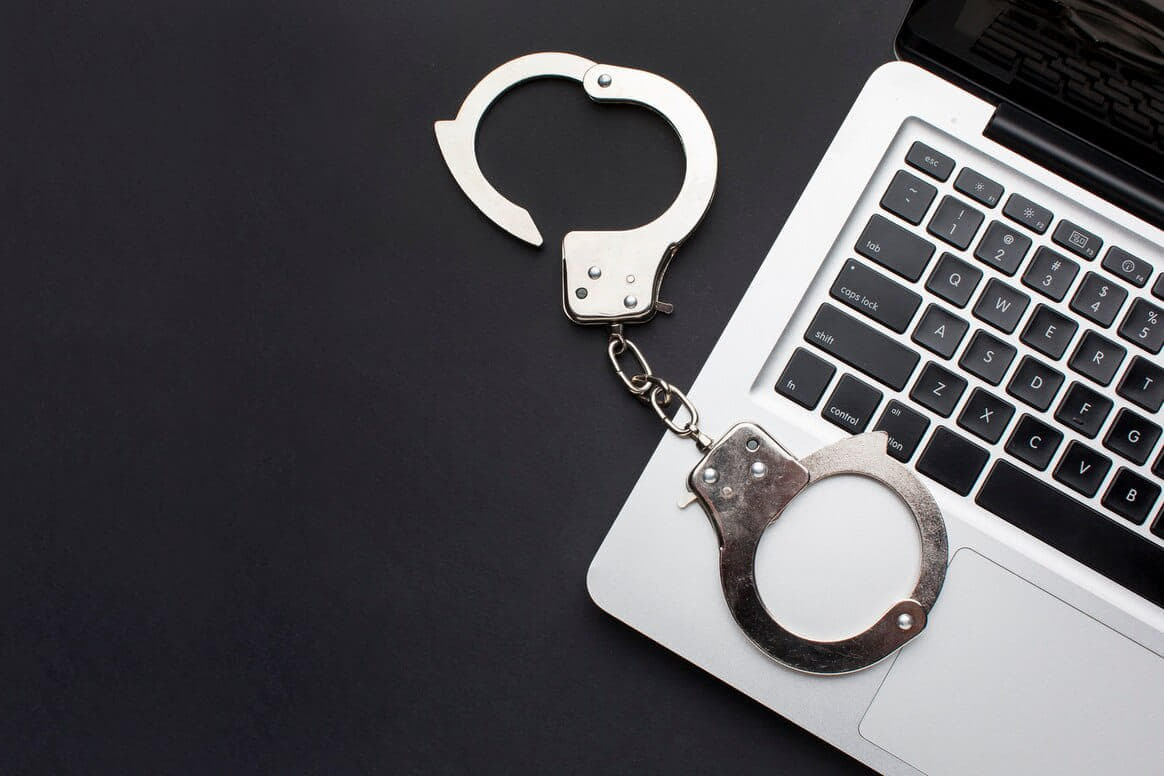 Курьер мошенников проведет за решеткой шесть лет и выплатит крупный штраф