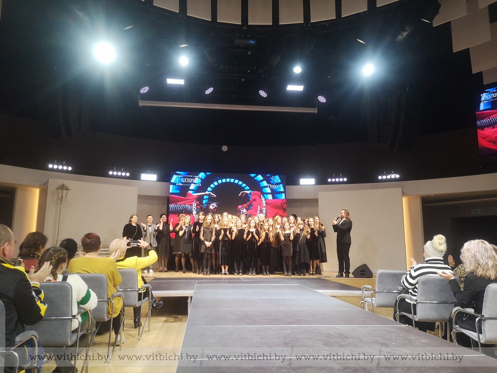 В концертном зале "Витебск" отпраздновали день рождения театров моды "Костюмер" и "Мадам"