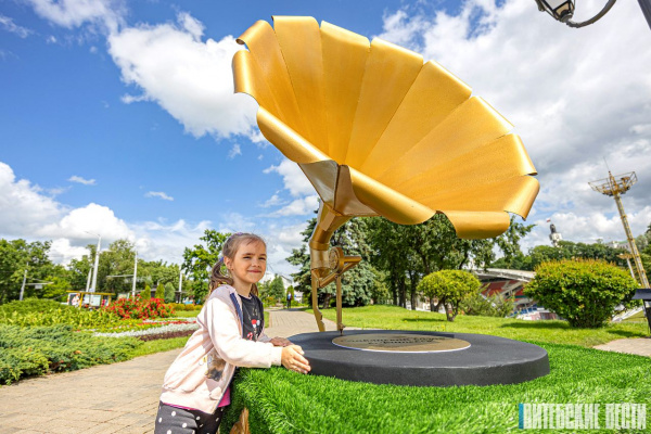 Новый арт-объект «Нотный стан» появился возле Летнего амфитеатра в Витебске