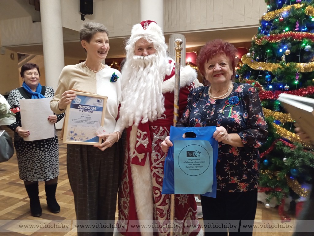 Пример того, как надо любить театр, показывают члены Витебской городской организации Белорусского союза женщин