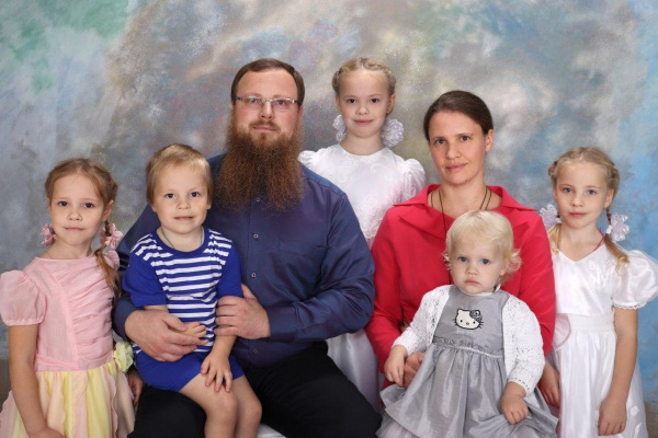 Семь «я» Морозовых: история современной многодетной семьи из Витебска