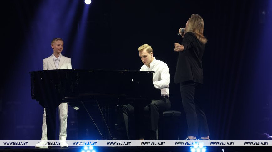 "Он мог бы давать собственные концерты": юный артист с Витебщины о совместной работе с Николаем Лукашенко