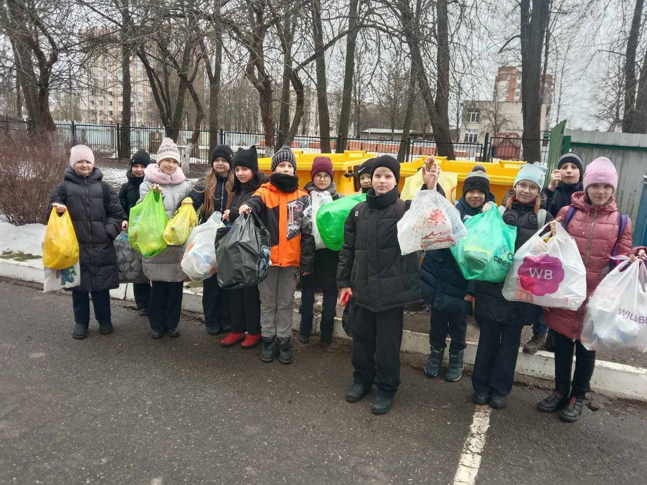 В Витебске школьники сдают вторсырье ради помощи приюту «Добрик»