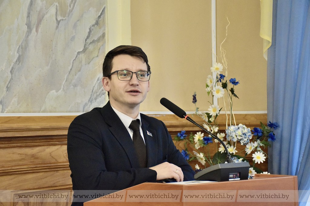 Заместитель председателя горисполкома Виктор Глушин встретился со студентами Витебской государственной академии ветеринарной медицины