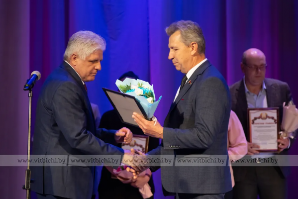 Медиков города и Витебского района чествовали в областной филармонии