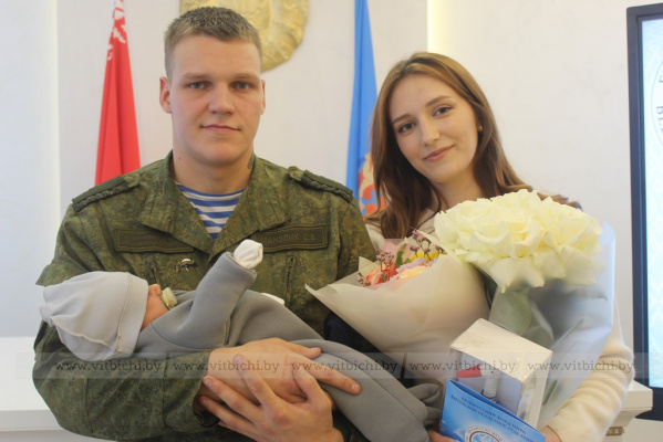 Праздник мира и материнства: три витебских малыша получили свидетельства «Дети мира»