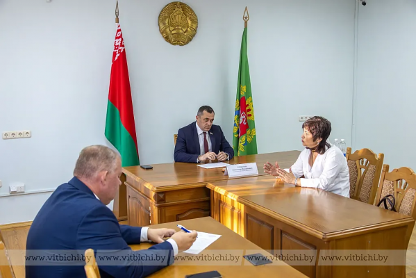 От тротуарной плитки до капремонта: Александр Субботин провел прием граждан в Витебске