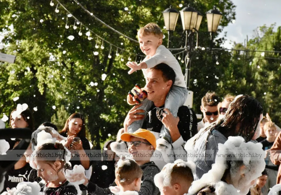 Яркий праздник «БСО - детям» собрал детей и взрослых в парке Победителей Витебска