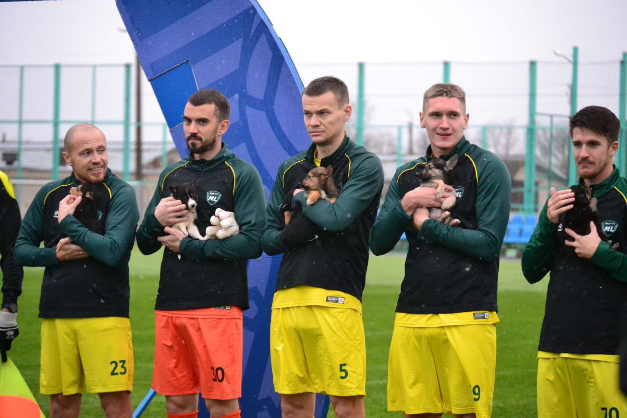 Победа и милота. Витебский «Макслайн» обыграл лидера и продолжил акцию «МаксЛАЙ»