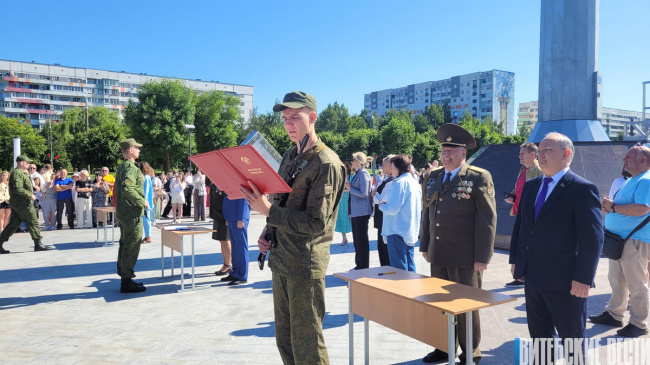 Студенты ВГМУ, прошедшие обучение по программе подготовки офицеров запаса, приняли присягу на верность Республике Беларусь